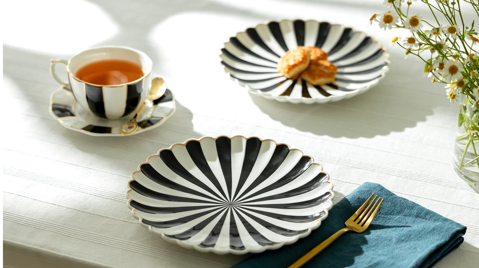 Radial Striped Scallop Dessert Plate